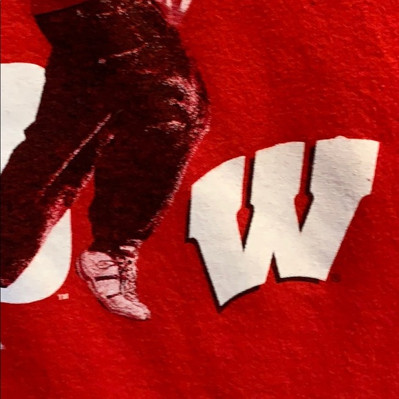 UW Madison Bucky Badger Tee Shirt - Picture 4 of 6